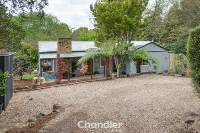 /international/au/69-kallista-emerald-road-the-patch-vic-152540680/