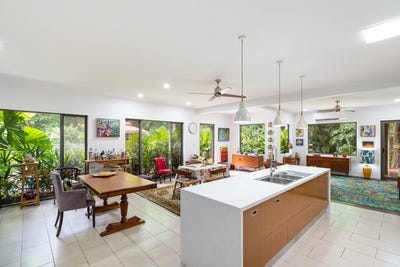 /international/au/28-muller-street-palm-cove-qld-146708924/
