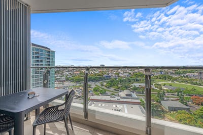 /international/au/51410-37b-harbour-road-hamilton-qld-150752576/