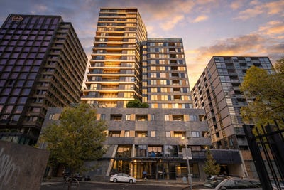 /international/au/202-23-batman-street-west-melbourne-vic-150944204/