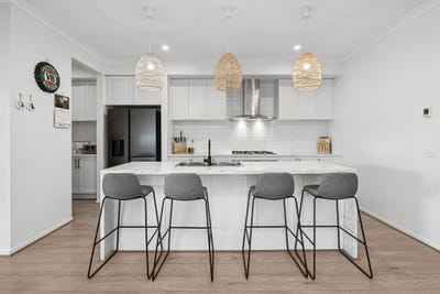 /international/au/54-daffodil-crescent-wallan-vic-151953156/