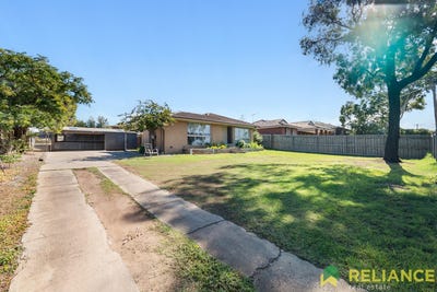 /international/au/1-moore-street-maddingley-vic-150883532/