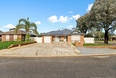/international/au/2-cleland-avenue-blakeview-sa-151412220/