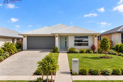 /international/au/28-angus-way-walloon-qld-152556888/