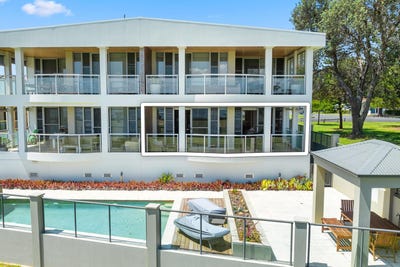 /international/au/5-8-bent-street-yamba-nsw-151053568/