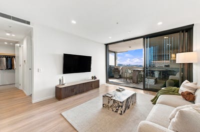 /international/au/412-89-lytton-road-east-brisbane-qld-152461000/