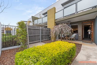 /international/au/21-1-gifford-street-coombs-act-152429672/