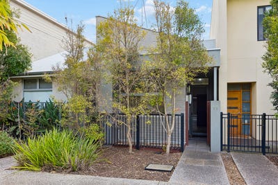/international/au/17-hope-lane-mawson-lakes-sa-152555896/