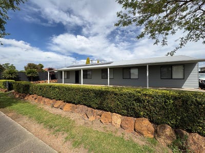 /international/au/65-arnott-street-manjimup-wa-152633396/