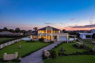 /international/au/72-twin-creeks-drive-luddenham-nsw-151528936/