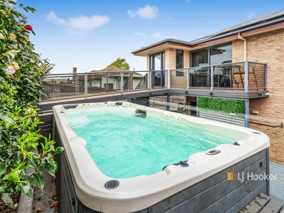 /international/au/1a-hilltop-avenue-devonport-tas-152620400/