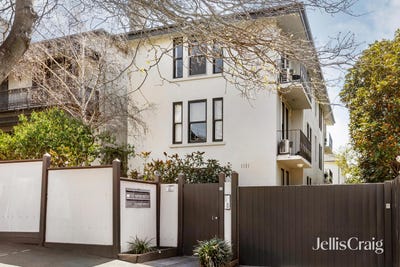 /international/au/10-25-isabella-grove-hawthorn-vic-152494592/