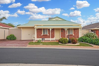 /international/au/9a-cranmore-avenue-craigmore-sa-151235036/