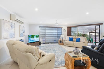 /international/au/204-39-wearing-road-bargara-qld-151438668/