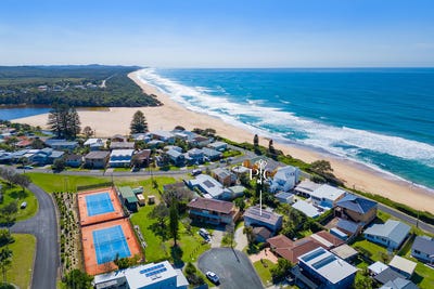 /international/au/4-chepana-street-lake-cathie-nsw-152352144/