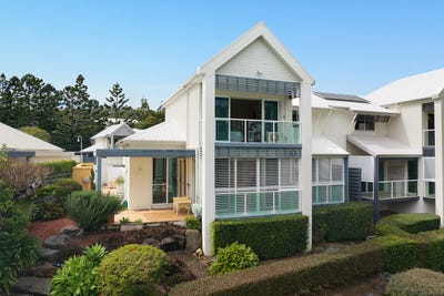 /international/au/3102-bell-park-circle-benowa-qld-152154024/