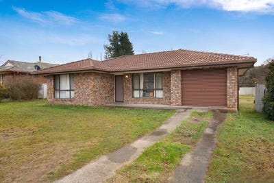/international/au/20-evangelene-crescent-armidale-nsw-152565824/