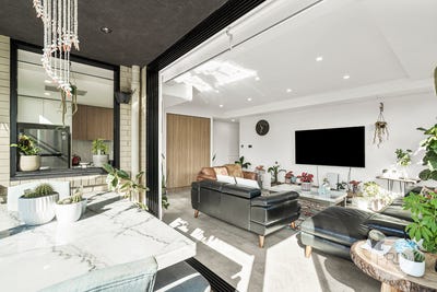 /international/au/2-51a-tavistock-road-south-hurstville-nsw-151317600/