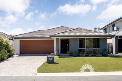 /international/au/38-greenhaven-circuit-narangba-qld-152564392/