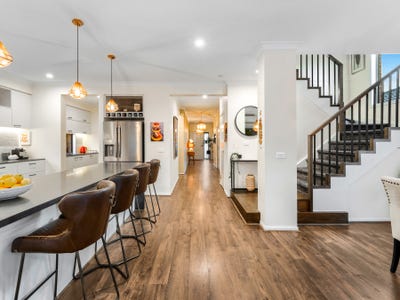 /international/au/8-origin-avenue-botanic-ridge-vic-150758140/