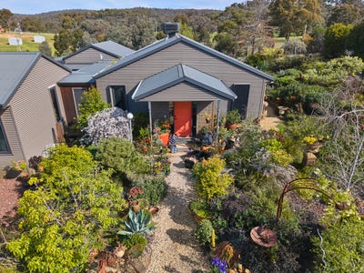 /international/au/50-palling-road-heathcote-vic-152465556/