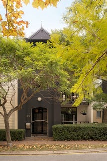 /international/au/30-mere-view-way-subiaco-wa-151055372/