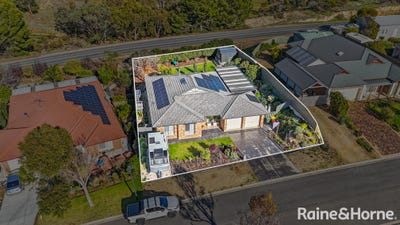 /international/au/26-glenalbyn-close-strathalbyn-sa-151601740/