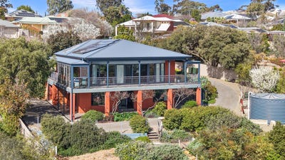 /international/au/7-snowy-court-gawler-south-sa-152343436/