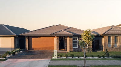 /international/au/38-drover-street-oran-park-nsw-152574172/