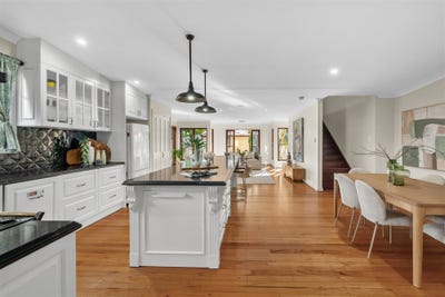 /international/au/11-flower-street-woolloongabba-qld-150952904/