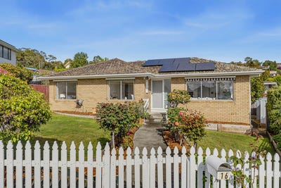 /international/au/16-woodlands-drive-blackmans-bay-tas-152614692/