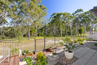 /international/au/19-conder-crescent-metford-nsw-150913980/