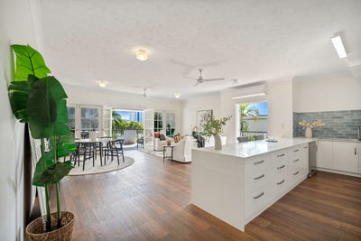 /international/au/3-57-59-palmer-street-south-townsville-qld-151587328/