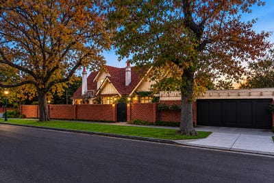 /international/au/1a-monomeath-avenue-canterbury-vic-151348328/