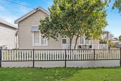 /international/au/14-government-road-weston-nsw-152287832/