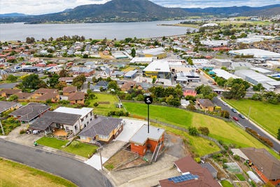 /international/au/1-2-14-weston-place-montrose-tas-152521936/