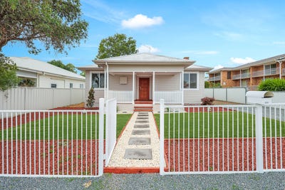 /international/au/100-denison-street-tamworth-nsw-151304676/