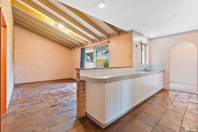 /international/au/28-lemon-grove-seville-grove-wa-148702456/