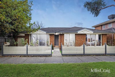 /international/au/2a-dewrang-crescent-blackburn-vic-151361080/