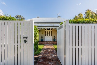 /international/au/147-gipps-street-dubbo-nsw-148507952/