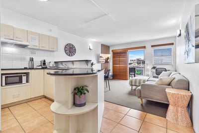 /international/au/305-71-75-lake-street-cairns-city-qld-150885204/