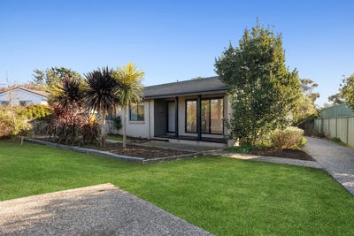 /international/au/74a-arndell-street-macquarie-act-148649272/