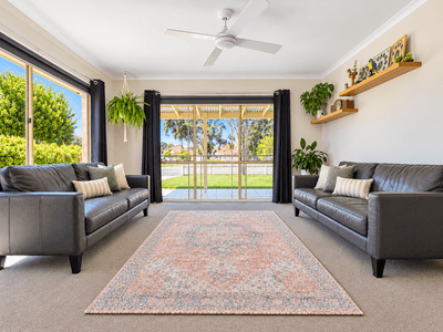 /international/au/585-kemp-street-lavington-nsw-152287828/