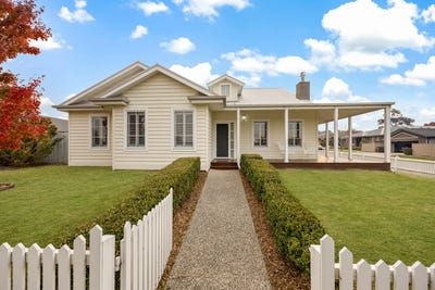 /international/au/1-3-vancleve-crescent-gisborne-vic-151045472/