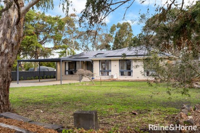 /international/au/27-bolithos-road-riddells-creek-vic-148544804/