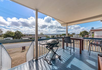 /international/au/2a-braemar-street-warwick-qld-151195464/