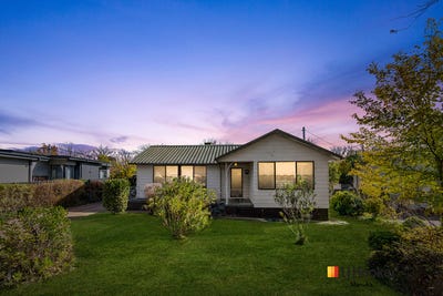 /international/au/18-mindarie-street-narrabundah-act-151261932/