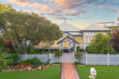 /international/au/1-glebe-place-kirwan-qld-151551672/