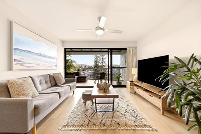 /international/au/53-10-grand-parade-kawana-island-qld-151576916/