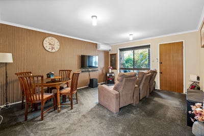 /international/au/38-28-chambers-flat-road-waterford-west-qld-151291576/